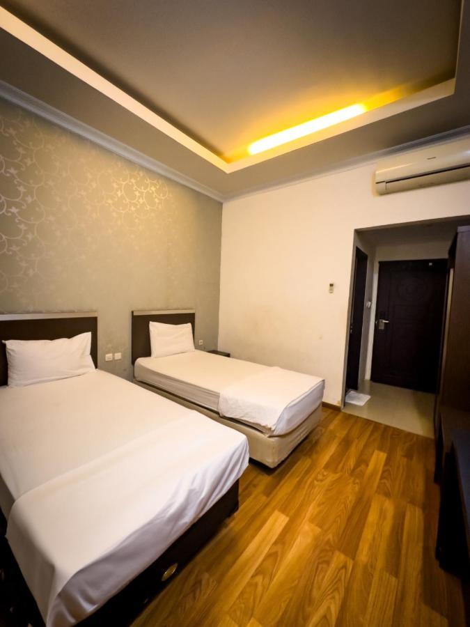 Mess Mt Haryono Motel Sampit Bagian luar foto